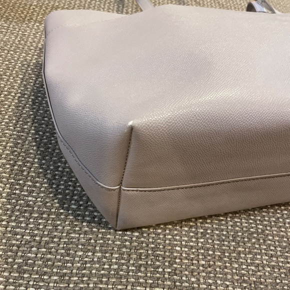 Betsey Johnson Blush Floral Xozaria Large Tote - Picture 10 of 11